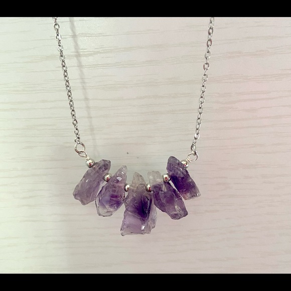 Raw Amethyst crystal necklace - Picture 9 of 10